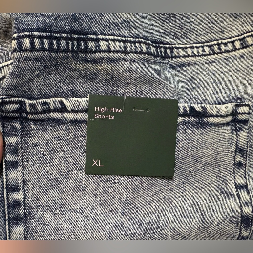 NWT Target Wild Fable Acid Wash High-Rise Denim Shorts XL - Picture 3 of 4